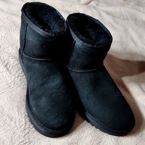 Mens classic mini black Ugg boots size 7